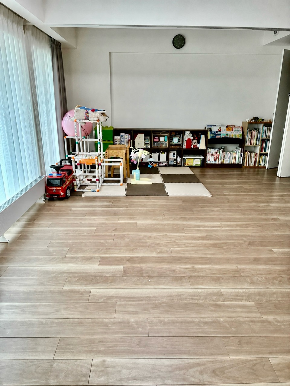 整理収納サポート後の整ったリビング
